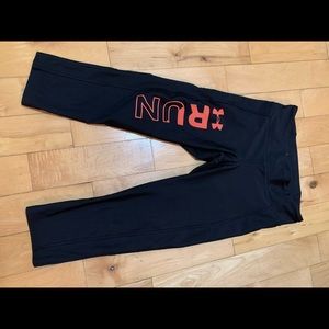 Incredible under armour cropped pants- EUC!